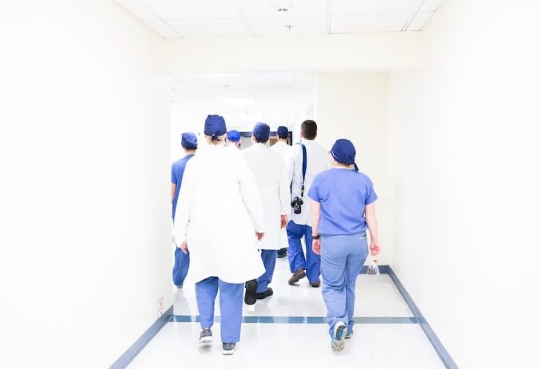 How Two-Way Radios Help Bolster Hospitals Communications Systems